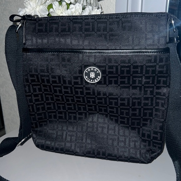 Tommy Hilfiger crossbody bag - Picture 1 of 3